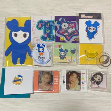 TWICE 쯔위 와펜 핀 배지 아크릴 스탠드 북마크 묶음 판매