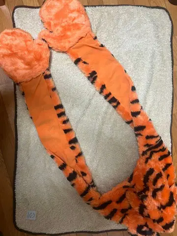 티거 머플러 장갑 캡