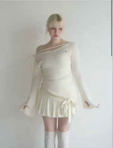 andmary 플러피 루즈 니트 아이보리