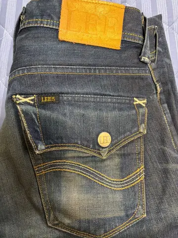 Lee37221 플랩 포켓 소가죽 금 패치 데님