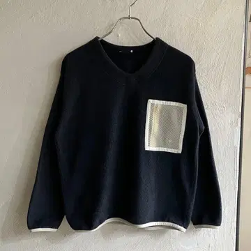 새상품급 O- 오 레이초 루이 라보 V넥 플리스 네이비