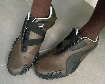 새상품 푸마 스니커즈 여성용 모스트로 퍼프 다크 브라운 24cm