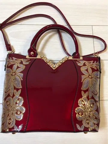 빨간색 꽃무늬 자수 핸드백