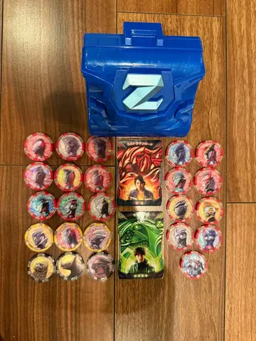 울트라맨 Z DX 제트 홀더와 울트라 메달과 울트라 카드 2매의 세트