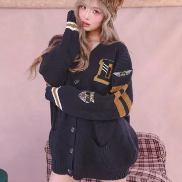 Darich 칼리지 와펜 V넥 니트 가디건