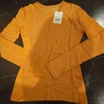 오렌지 컬러 긴팔 T셔츠 프리 사이즈