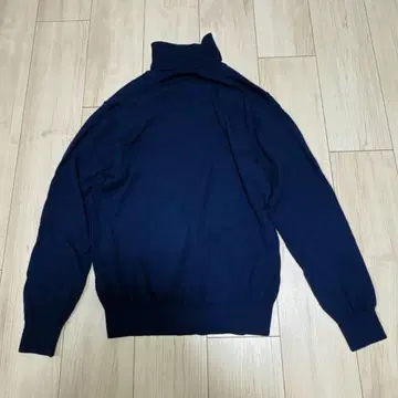 투모로우랜드 울 터틀넥 니트 하이 게이지 네이비