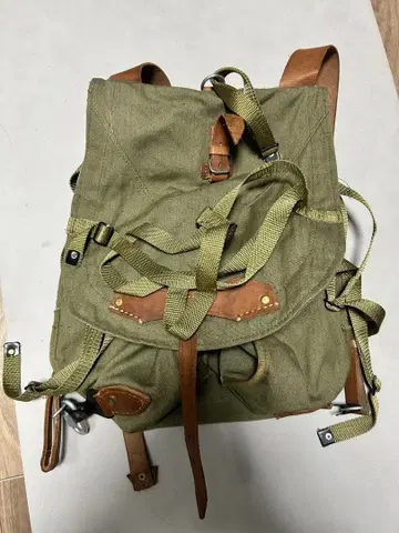 올리브 그린 백팩 밀리터리 캔버스