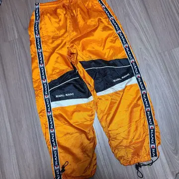 [ 구하기 어려움 XL 사이즈 ] KARL KANI x 나일론 팬츠