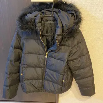 퍼 달린 다운 자켓 블랙 그레이