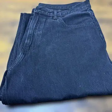 UNIQLO 블랙 데님 팬츠 사이즈 48