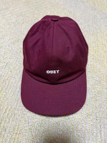 OBEY 버건디 캡