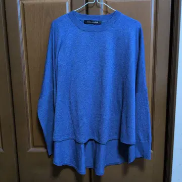 미즈이로 인드 울 혼방 변형 니트 블루