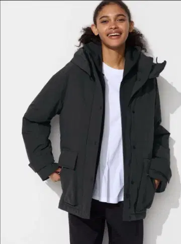 유니클로 하이브리드 다운 코트 블랙 S