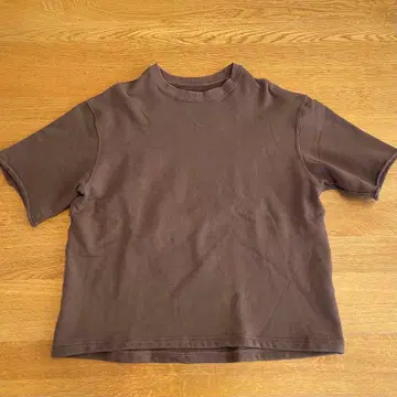 OURHOME 쭈리 소재의 커팅 5부 소매 트레이닝복 브라운