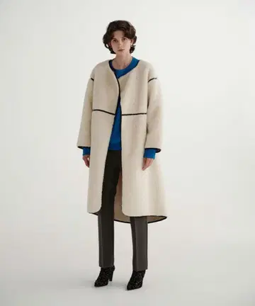 AKTE 트리밍 롱 보아 코트