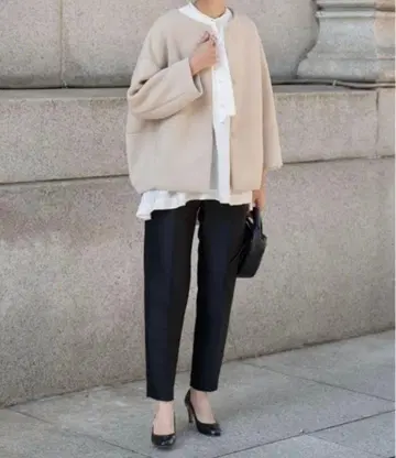 BEARDSLEY 비어즐리 뒤 둥근 종이상자 숏코트