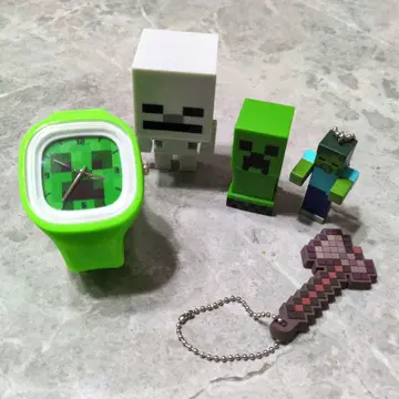 마인크래프트 시계와 가챠가챠 세트