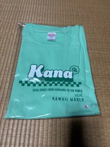 이타쿠라 카나 XL 민트 그린 티셔츠