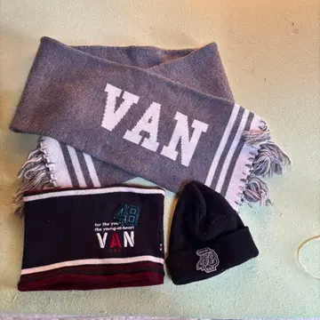 VAN 머플러와 니트 모자와 넥워머 세트