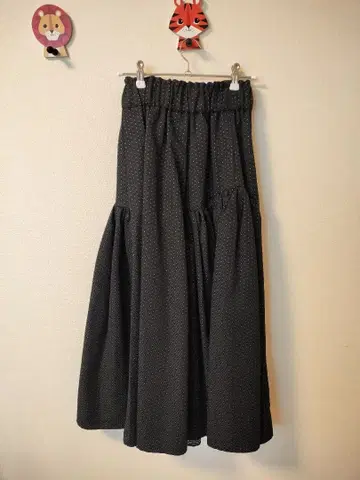 TSURU by MARIKO OIKAWA 도트 무늬 플레어 스커트 블랙