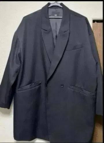 HARE 블랙 체스터 코트