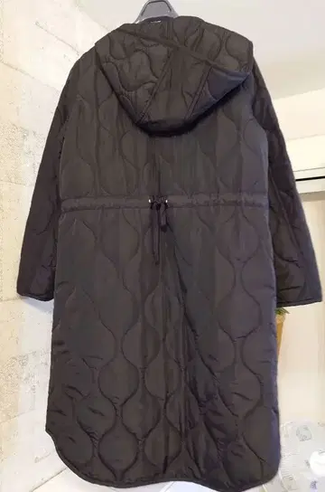 블랙 퀼팅 자켓 후드 부착