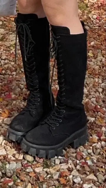 블랙 스웨이드 통굽 롱 부츠