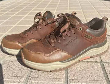 SKECHERS 브라운 가죽 스니커즈