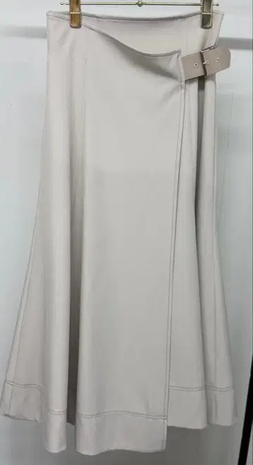 질 바이 질 스튜어트 랩 플레어 스티치 스커트 M