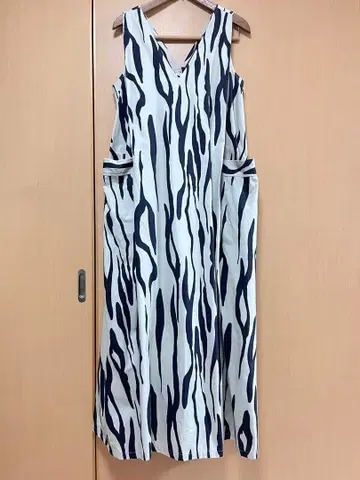 ETORE TOKYO 제브라 페인트 코튼 텐트 원피스 에트레토쿄