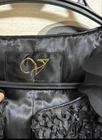 베라 블랙 프릴 디자인 자켓 볼레로