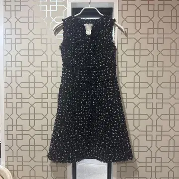 르네 슬리브리스 무릎 기장 원피스