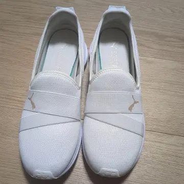 PUMA 소프트폼 화이트 슬립온 25.0cm