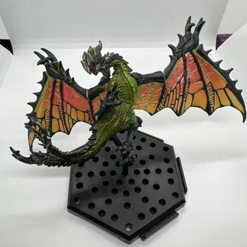 몬스터 헌터 스탠다드 모델 라이제크스 피규어