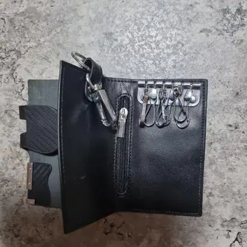 컴팩트 블랙 키케이스