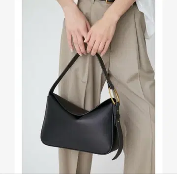 미라 오웬 오벌 모티브 호보백 블랙 숄더백