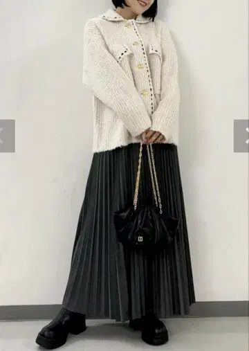 그레디 브릴리언트 스티치 부클 니트 자켓