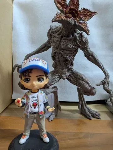 기묘한 이야기 피규어 2체 세트