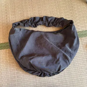 ouat 숄더백 그레이