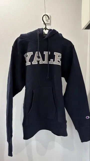Champion Yale 후드 부착 후드티 네이비