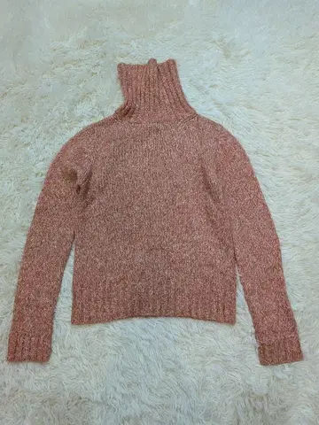 Totalite 오렌지 계열 터틀넥 니트 모헤어