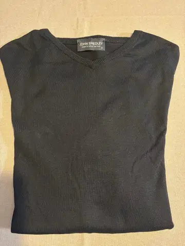 JOHN SMEDLEY 블랙 V넥 스웨터 M
