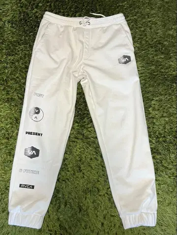 RVCA 속기모 방한 팬츠 레어 화이트