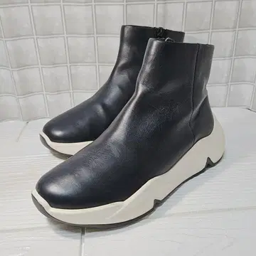 에코 [ 22.5 ] 사이드 지퍼 부츠 블랙 가죽 숏부츠