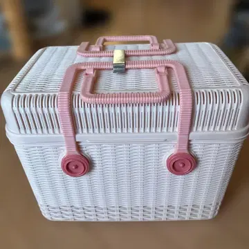 쇼와 레트로 핑크 플라스틱 바스켓