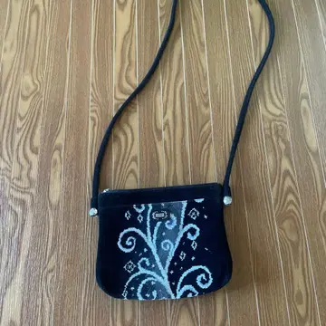 FELLER 꽃무늬 자수 숄더백