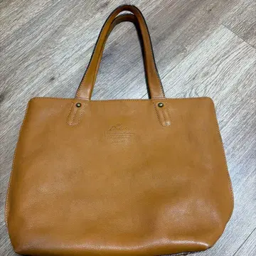 정가 23100엔 Dakota 브라운 가죽 토트백