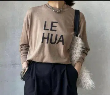 택 포함 새상품 CLOCHE 크로셰 로고 니트 LE HUA