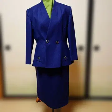 보라색 더블 브레스트 수트